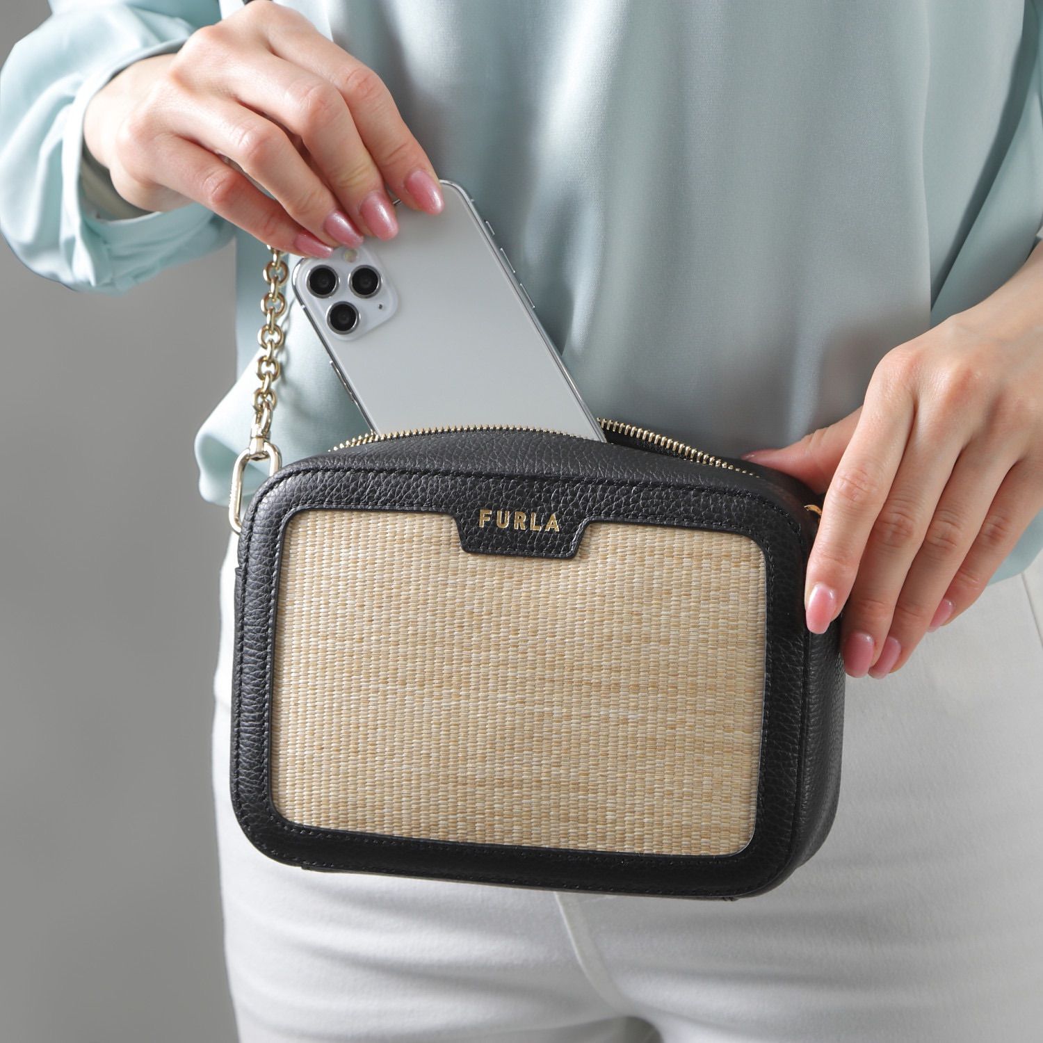 FURLA フルラ SLEEK MINI CAMERA CASE 【50％OFF】 レディース