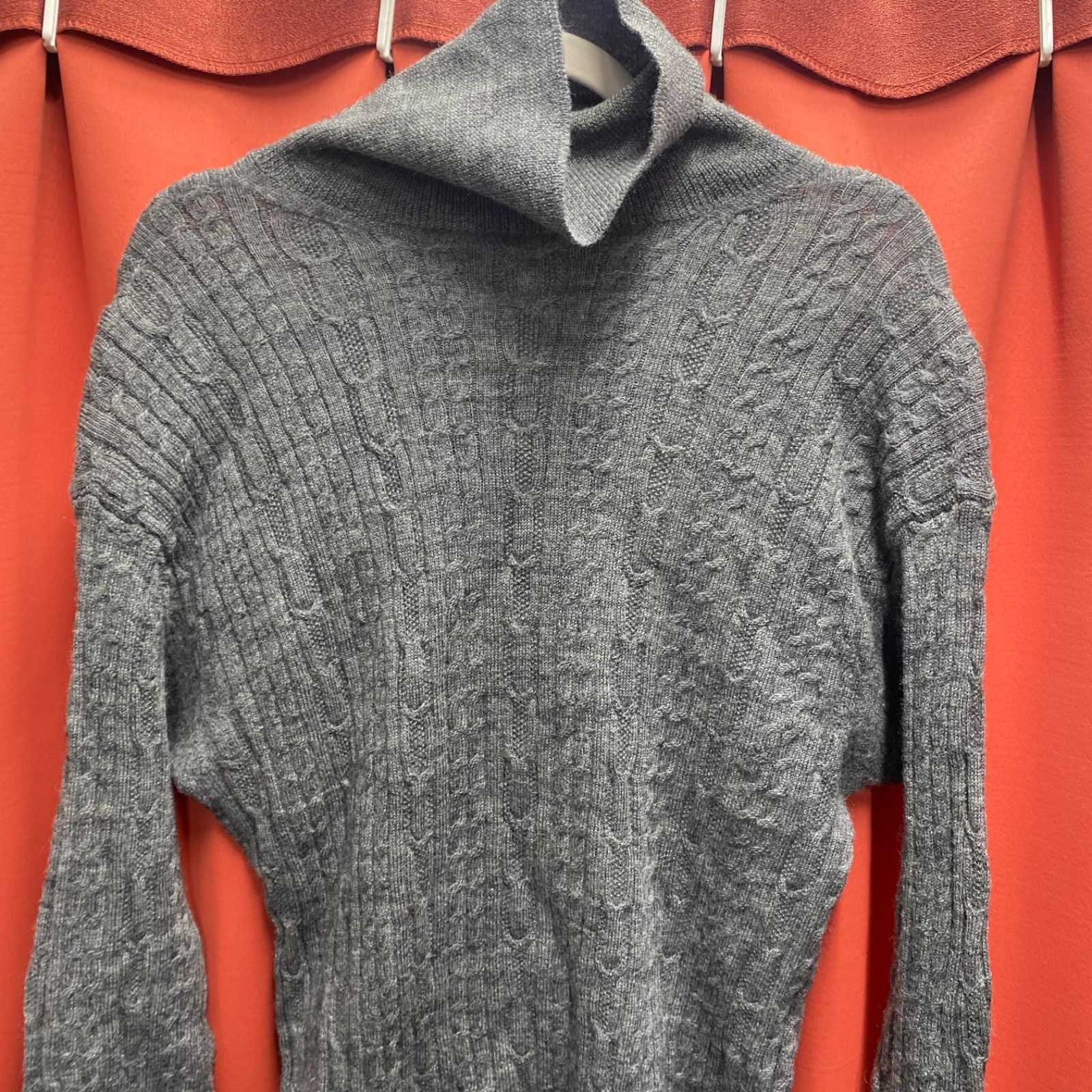 Prada タートルネック46サイズ