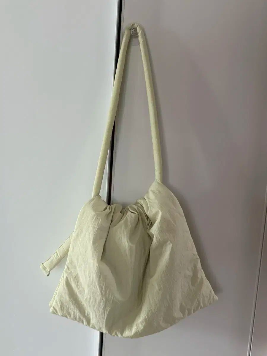 AMOMENTO アモーメント パデッド バッグ ダウンバッグ