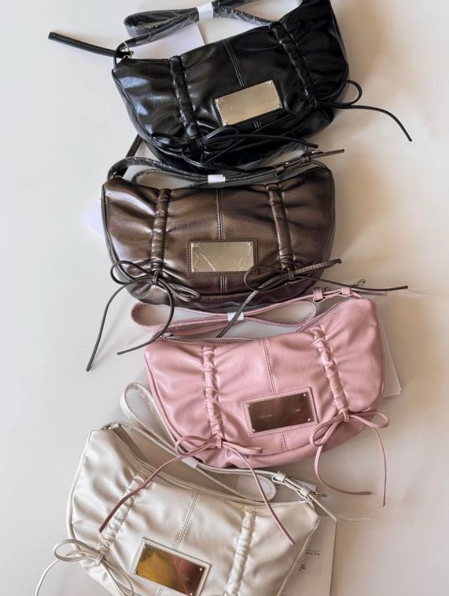 新品未使用 Matin Kim ショルダーバッグ ハンドバッグ お値下げ中‼️ MATIN KIM】BUCKLE STRAP SHOULDER BAG☆デイリーコーデ