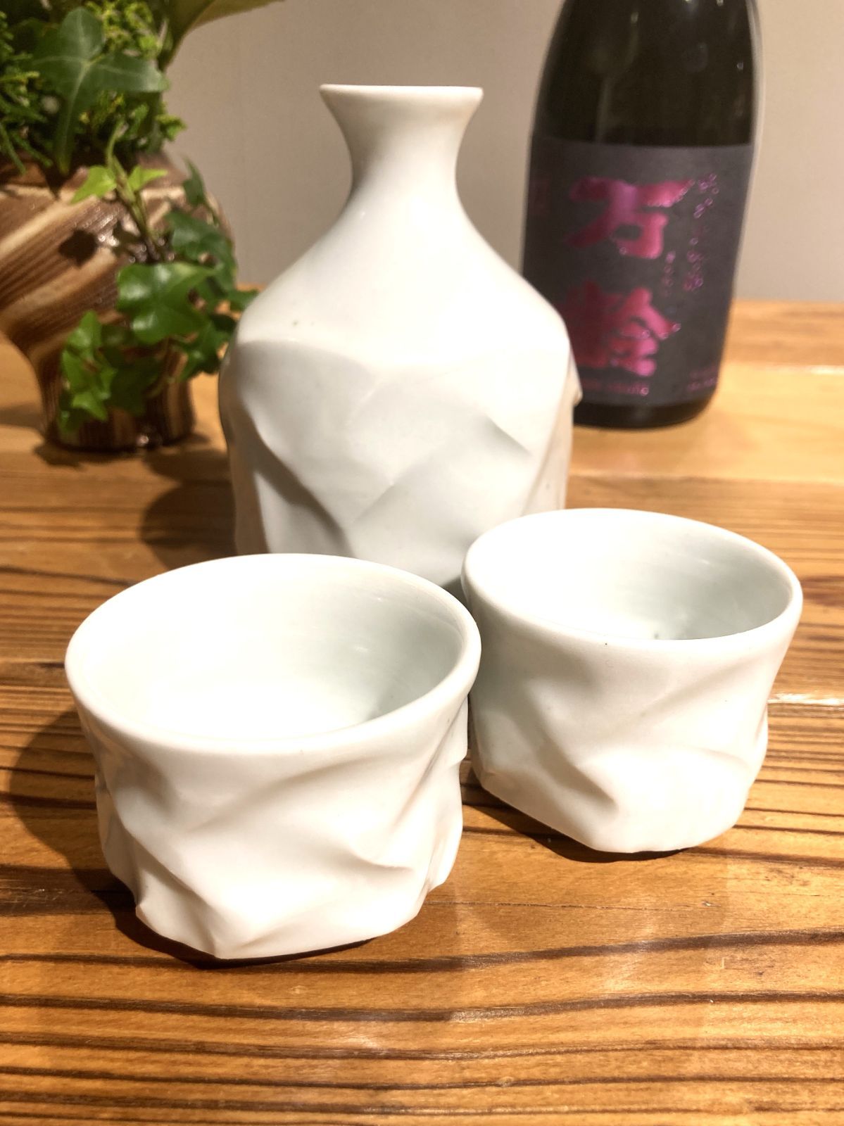 李朝　日帝時代　白磁ぐい呑み　盃　骨董　アンティーク　料治熊太　秦秀雄　白洲正子 李朝 日帝時代 白磁ぐい呑み 盃 骨董 アンティーク 料治熊太 秦秀雄