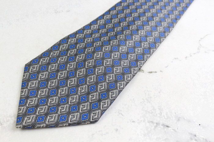 未使用 ヴェルサーチ ネクタイ グレー ストライプ メデューサ グレカ