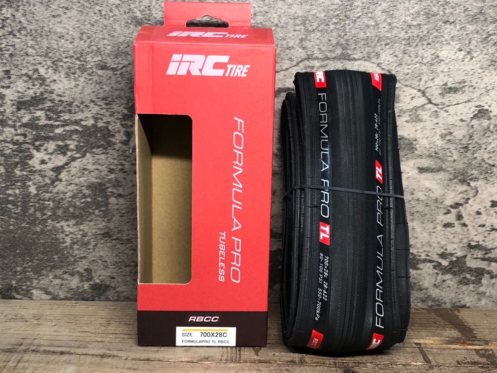 IRC FORMULA PRO HL 700x28C チューブレスタイヤ iRC Formula PRO TUBELESS 700x28C RBCC（フォーミュラ プロ