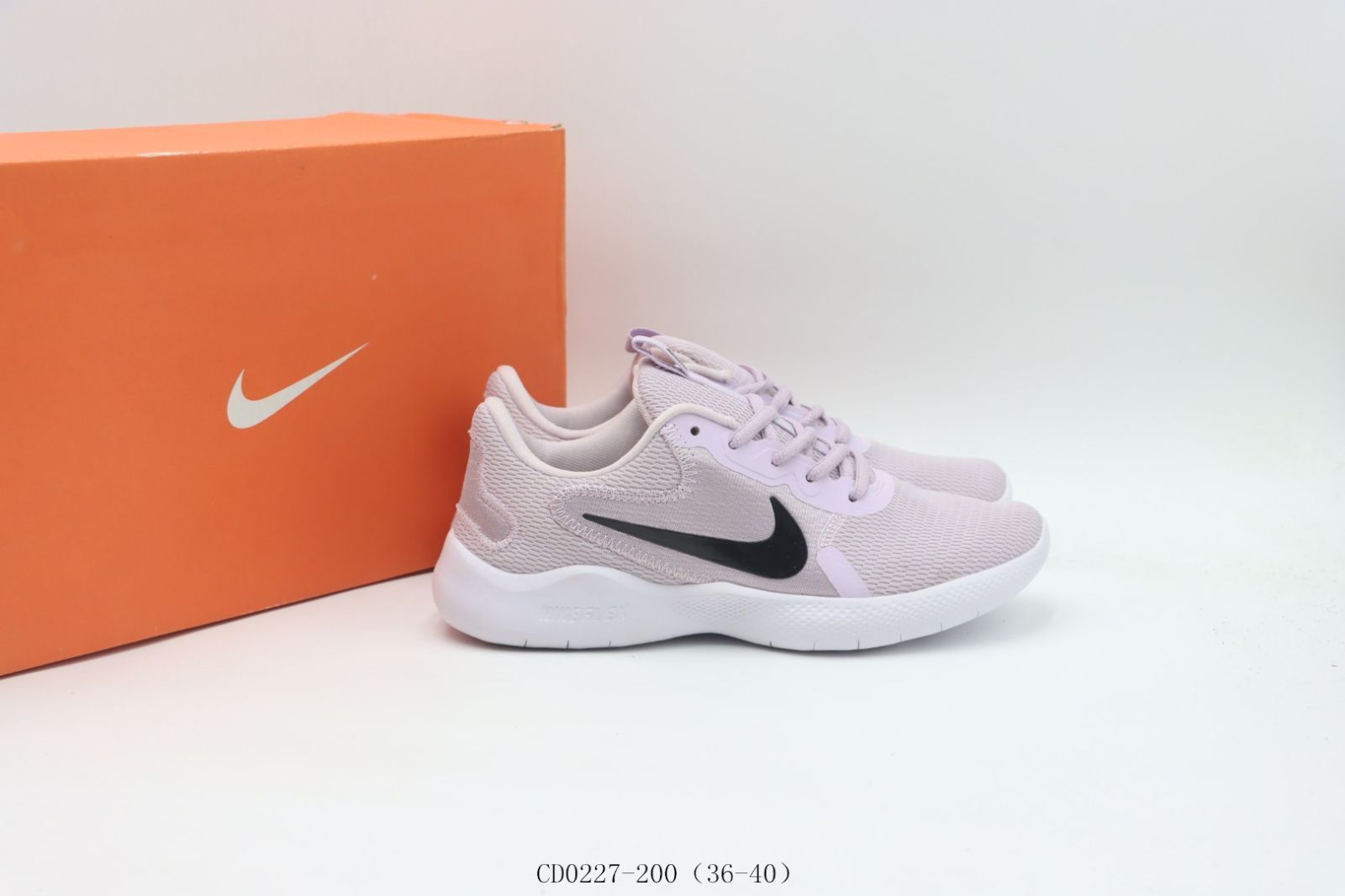 ランニングシューズ