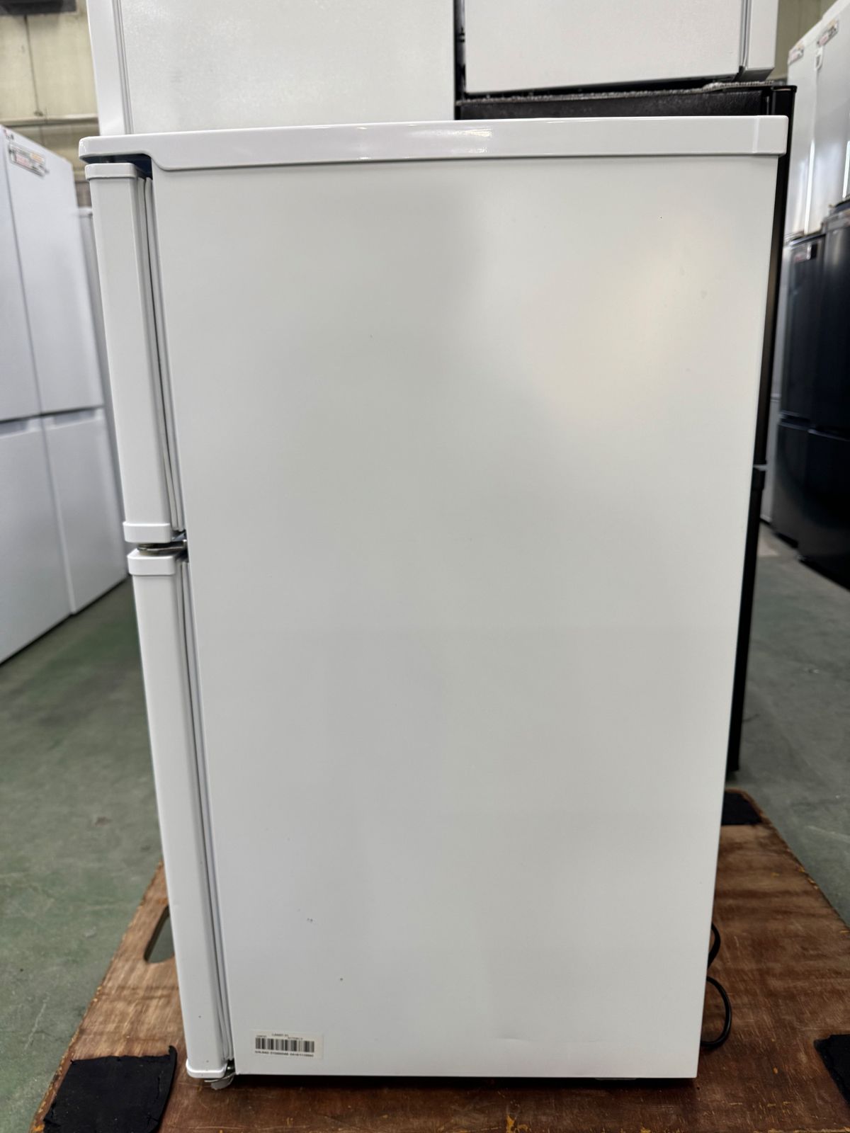 大阪送料無料☆3か月保障付き☆冷蔵庫☆コンフィー☆2ドア☆2023年