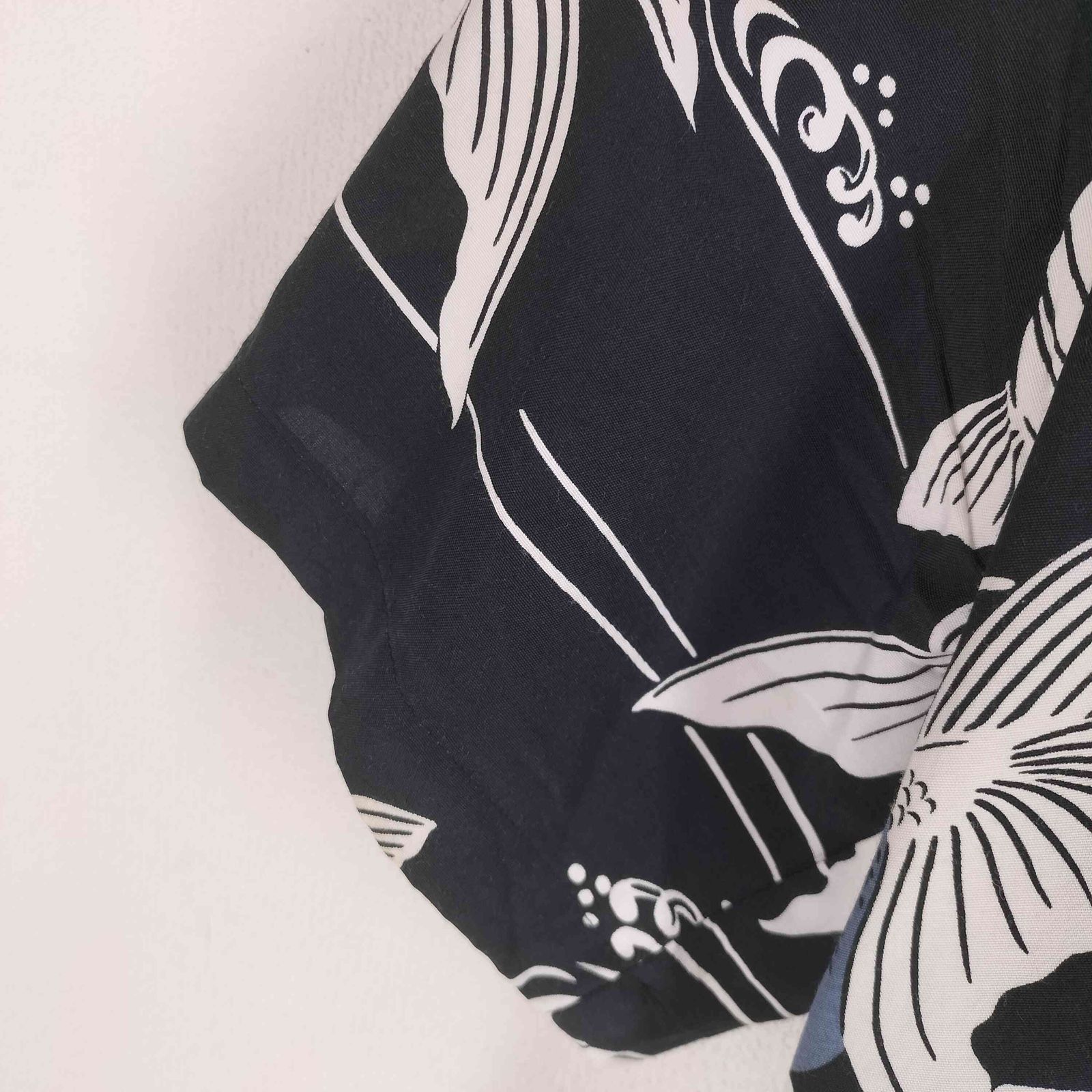 イオラニ IOLANI 金魚柄 ループカラー レーヨン アロハシャツ