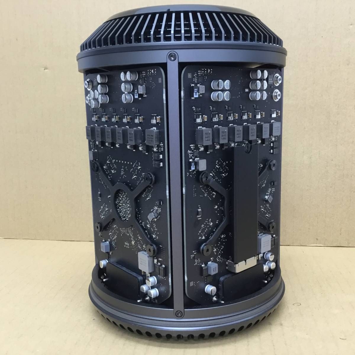 Apple - アップル MACPRO X/4C-3700 A1481 X(E5-1620V2)4C-3.7GHZ Late 2013 12GB 256GBＳＳＤ MONTEREY12.0.3 無線、Bluetooth Apple - アップル MACPRO X/4C-3700 A1481 X(E5-1620V2)4C-3.7