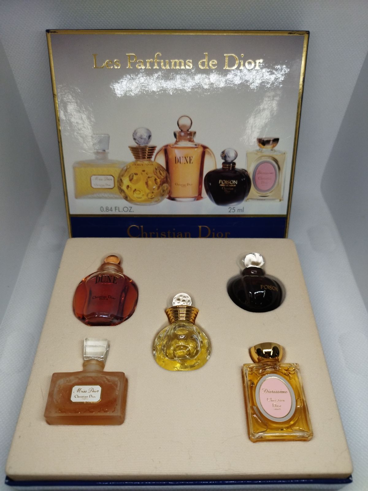 お値下げ致しました☆SCULPTURE☆香水☆ほぼ未使用☆廃盤☆レア商品