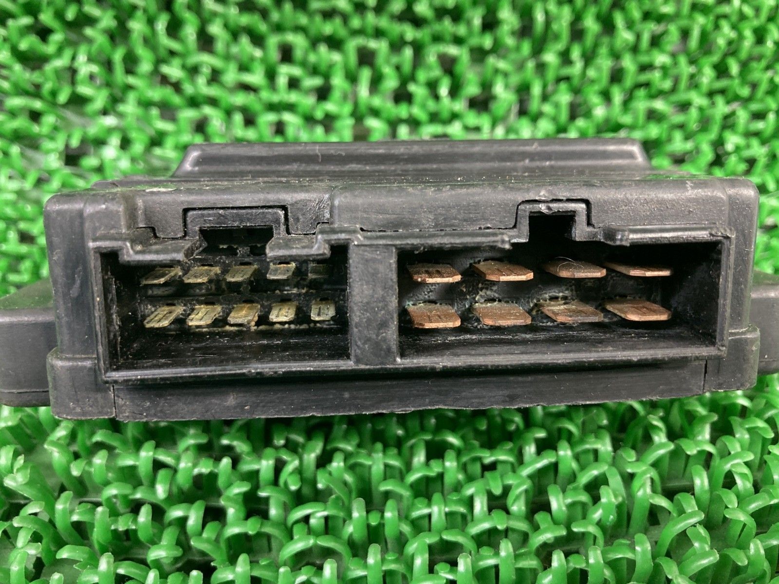 【ぐで】 ゼファー1100 26021-1079 ヒューズボックス カワサキ 純正 中古