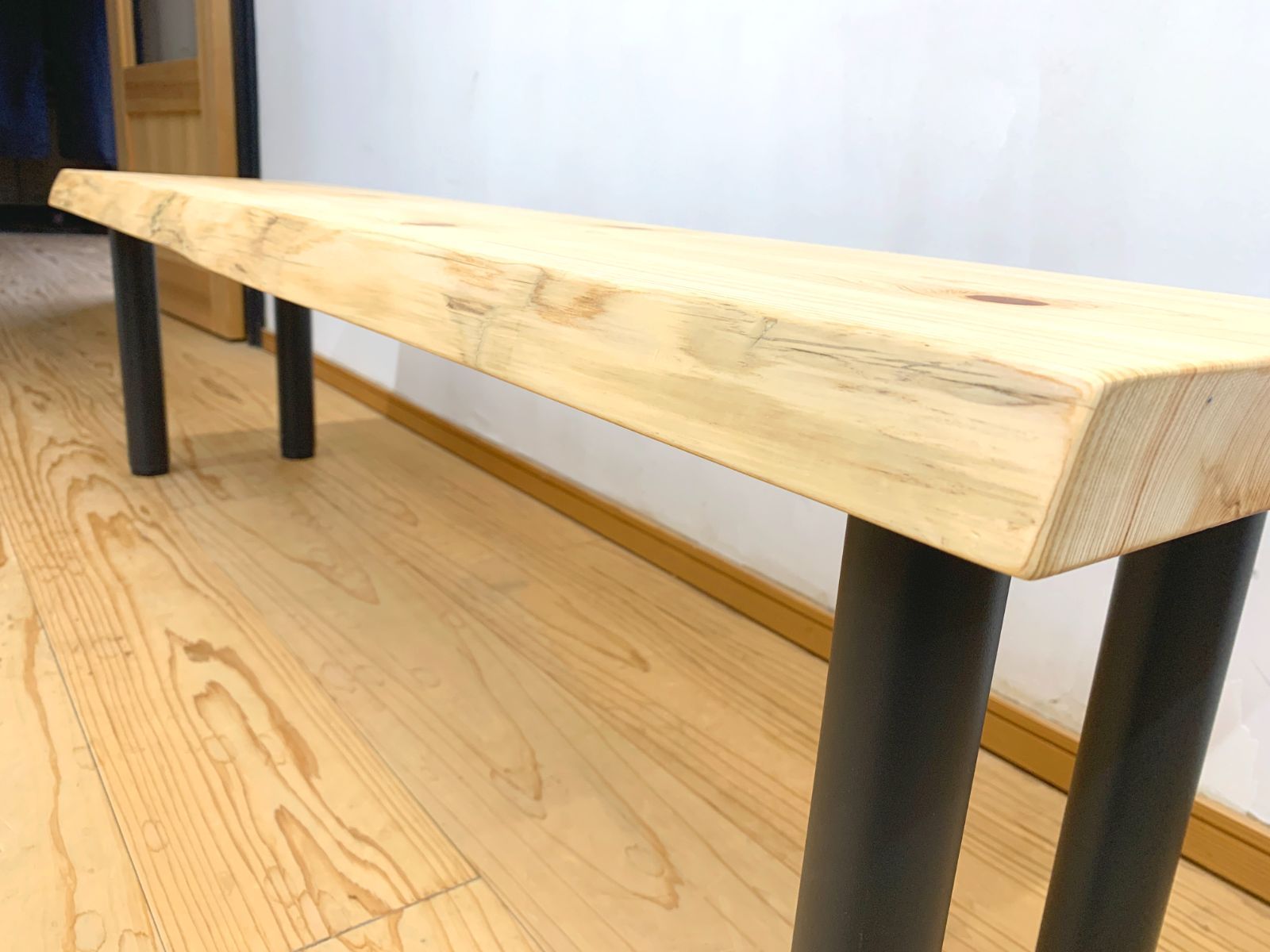 ヒノキ 一枚板のベンチ 137cm 木製ベンチ 桧 檜 T139 WWW_KANDAIZUMI_COM