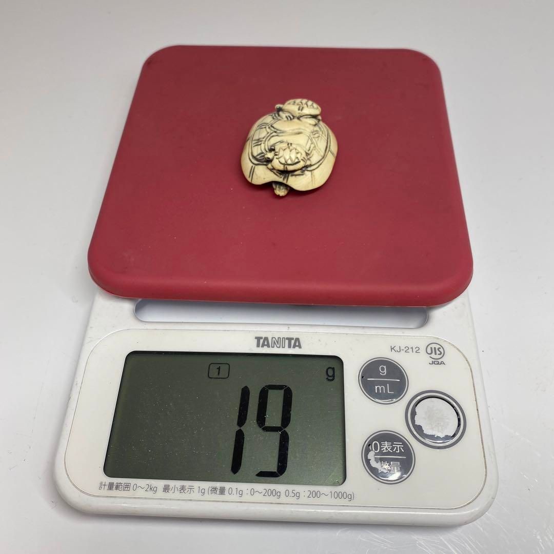 極上 亀根付 重さ19g 東H5-0715① - メルカリ