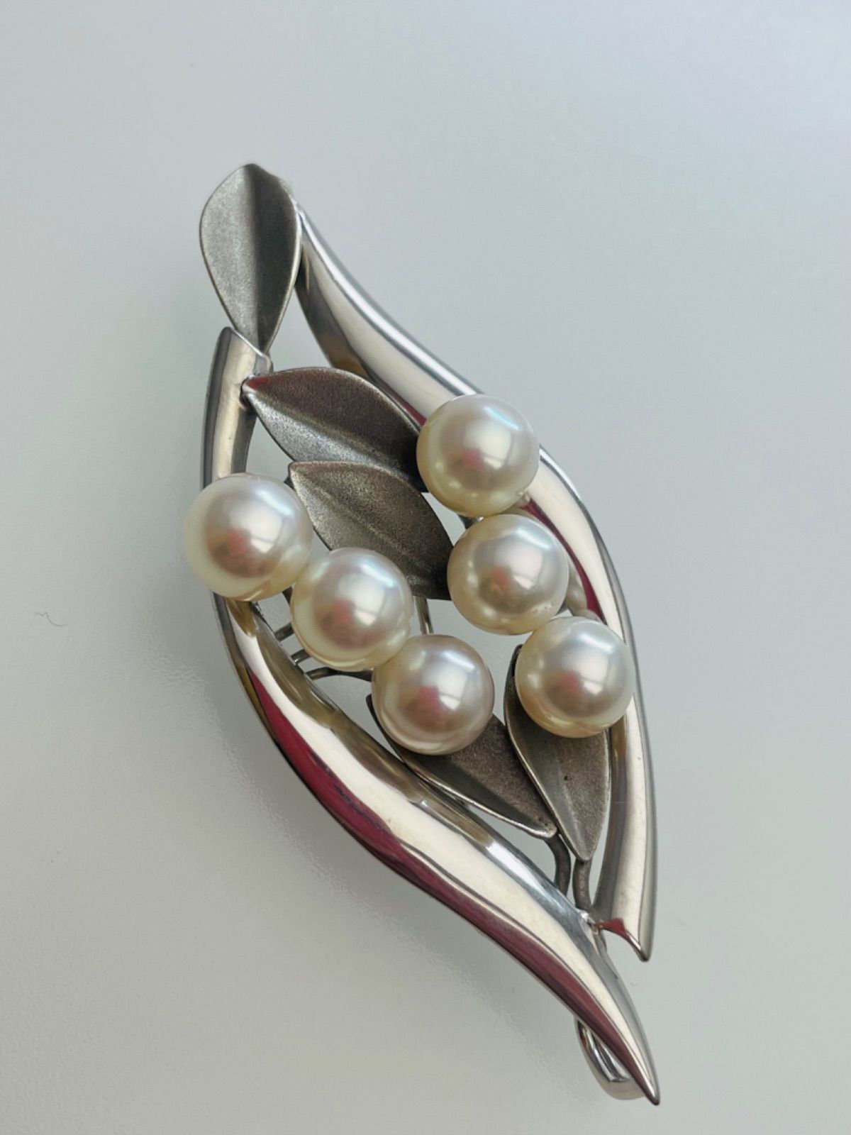 新作即納 ☆925シルバー(銀製) 本真珠ブローチ（アコヤ真珠)７粒真珠の