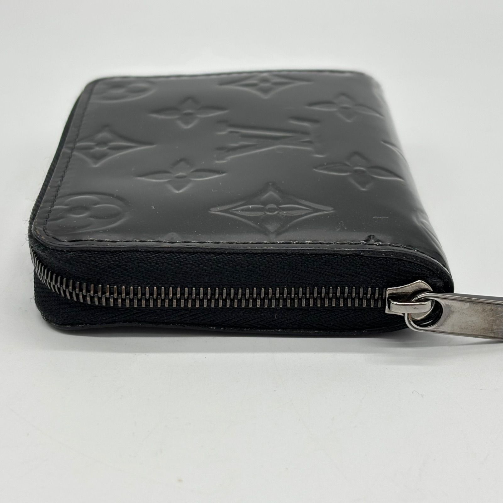 極美品】Louis Vuitton ジッピーコンパース ブラック ヴェルニ 極美品】Louis Vuitton ジッピーコンパース ブラック ヴェルニ