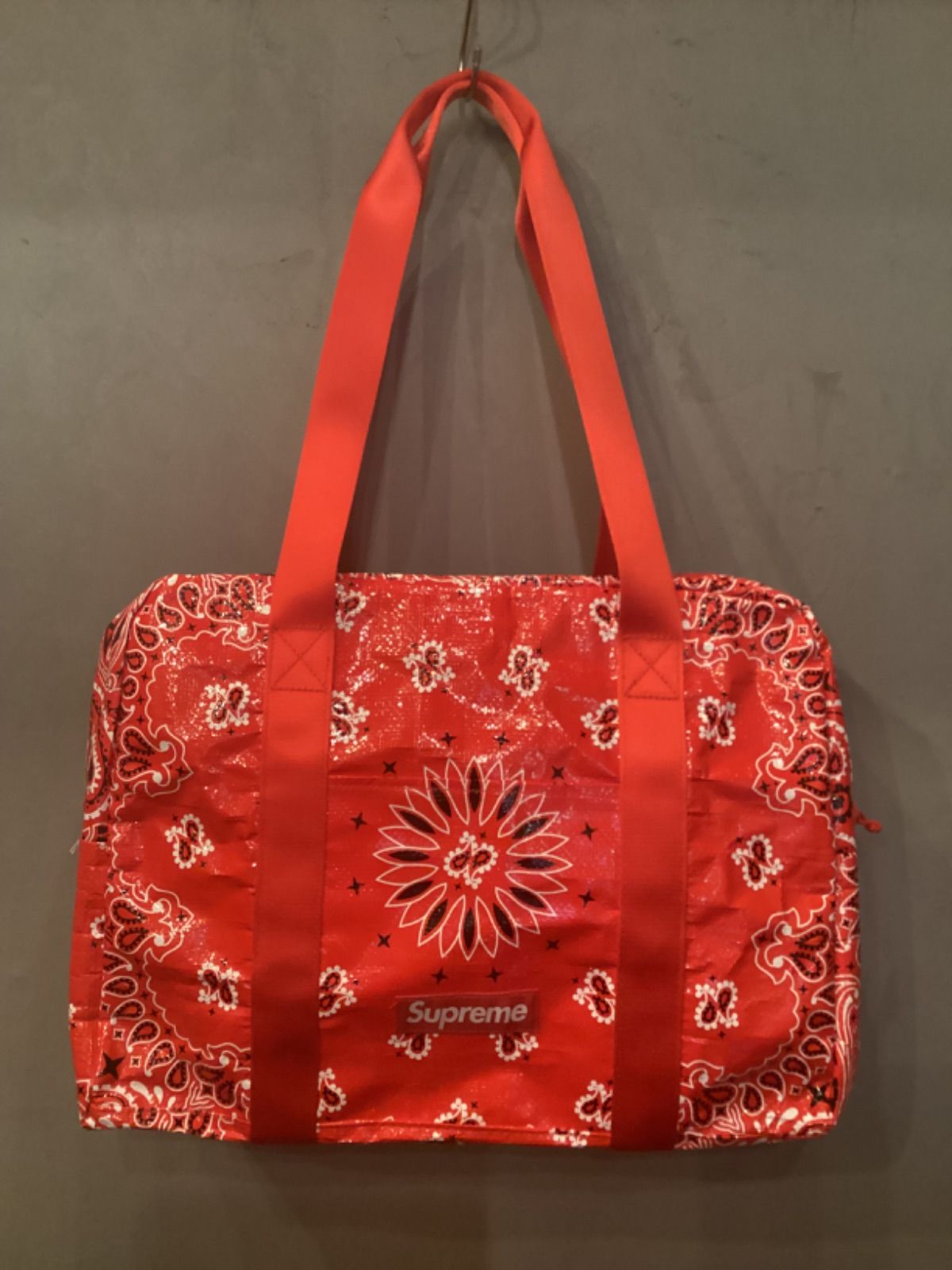 Supreme Bandana Tarp Small Duffle Bag Red - メルカリ