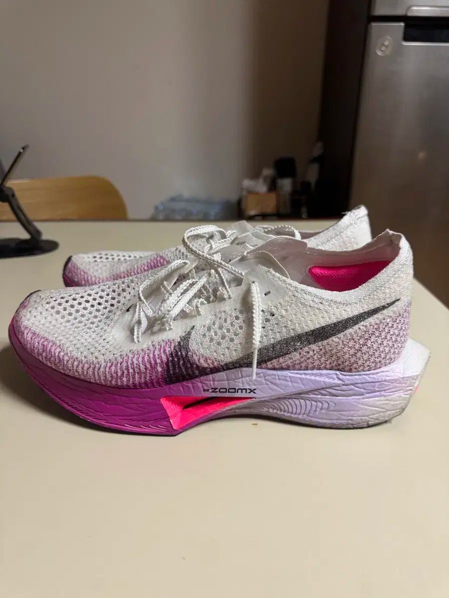 ナイキ ズームX ヴェイパーフライ ネクスト% 3 白 VIVID パープル 280