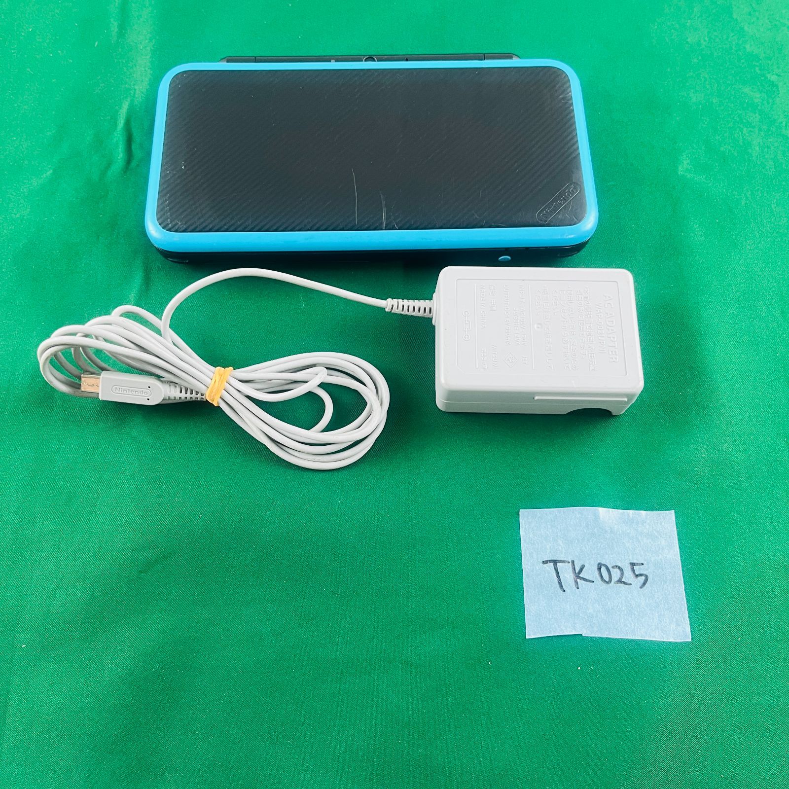 TK025 New ニンテンドー 2DS LL ブラック×ターコイズ ゲーム機 本体 充電アダプター付き ニューニンテンドー ニンテンドー Nintendo 任天堂 携帯用ゲーム機