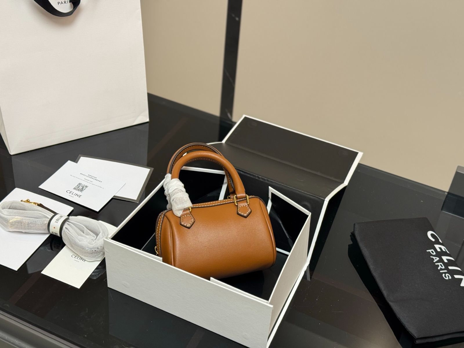 【緊急入荷】アウトレットCELINE★稀少ミディアムピローバッグ 今日特価】Celine Pillow Bag セリーヌ ピロー バッグ-WTO輸入3