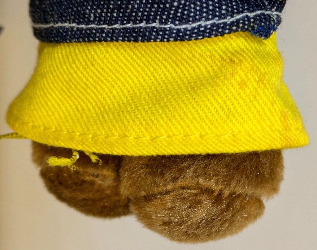 タグ付き VIVITIXGIRLSハローキティガングロデニムマスコット