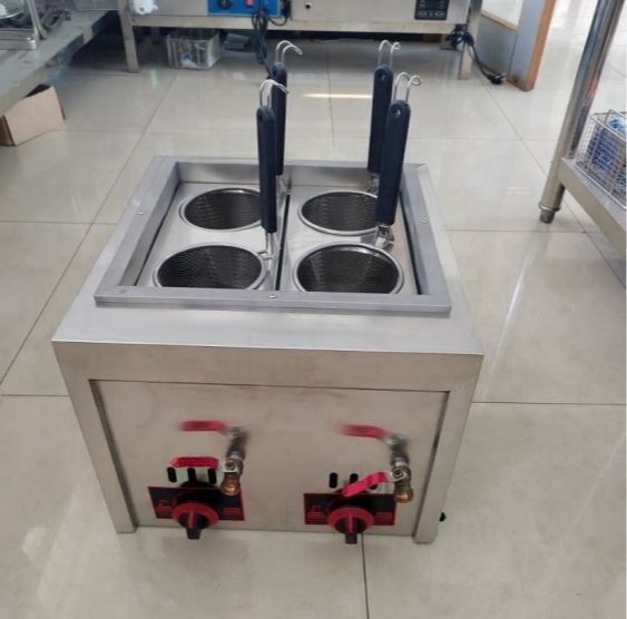 送料無料】ガス 茹で麺機 ゆで麺器 ガスゆで麺機 卓上型 テボ4点付き