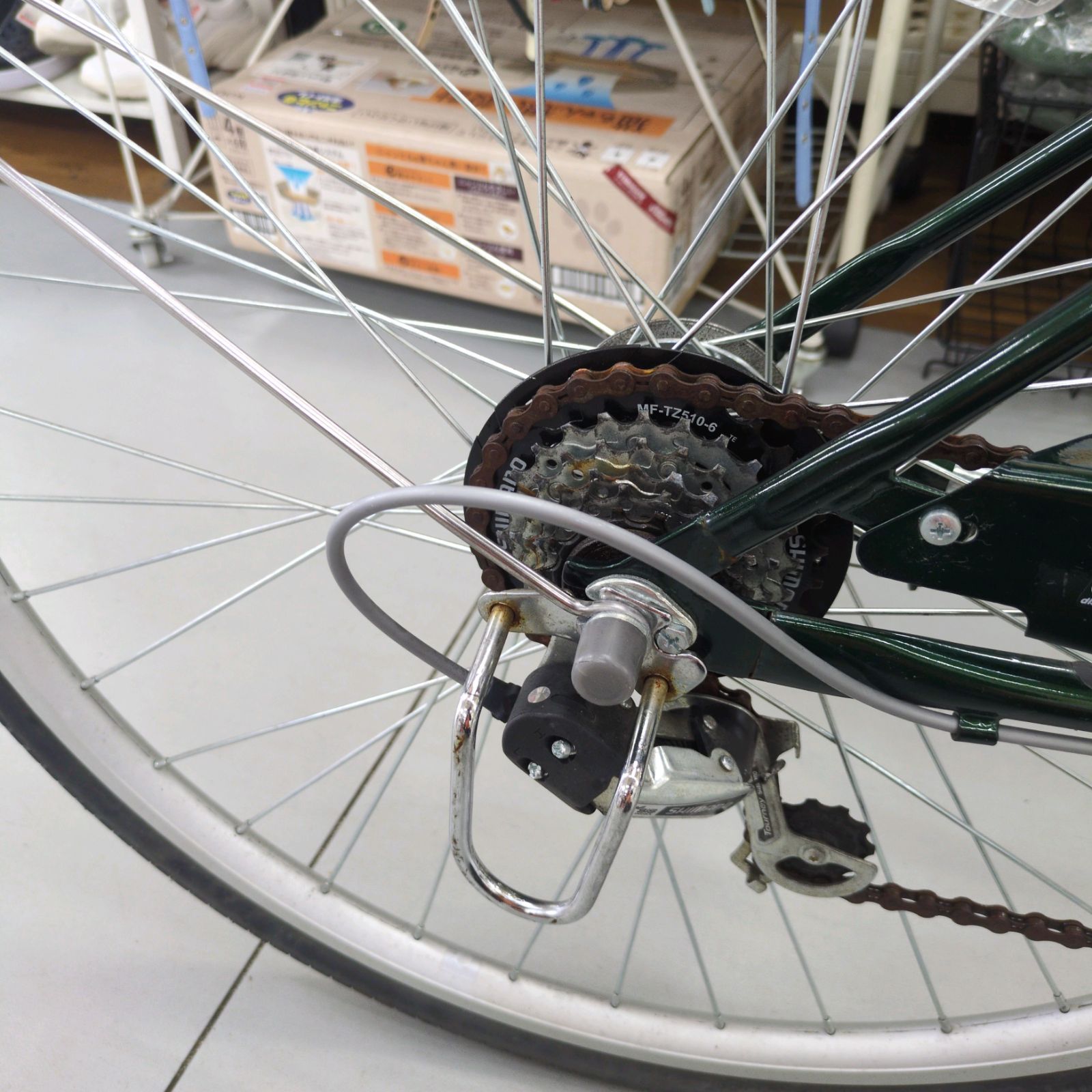 J327 ☆多少サビキズ使用感有り☆軽快自転車☆GEO CROSS☆6段☆LED