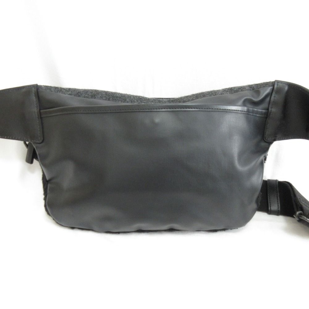 【未使用品】Vivienne Westwood ボディバッグ ブラック Vivienne Westwood - 新品 ヴィヴィアン ウエストウッド