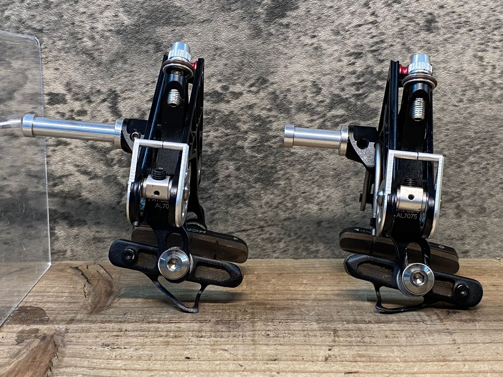 IS641 KCNC CB3 ANGLE キャリパーブレーキ 黒 前後セット - メルカリ