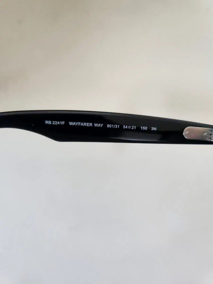 rayban 徒歩旅行者