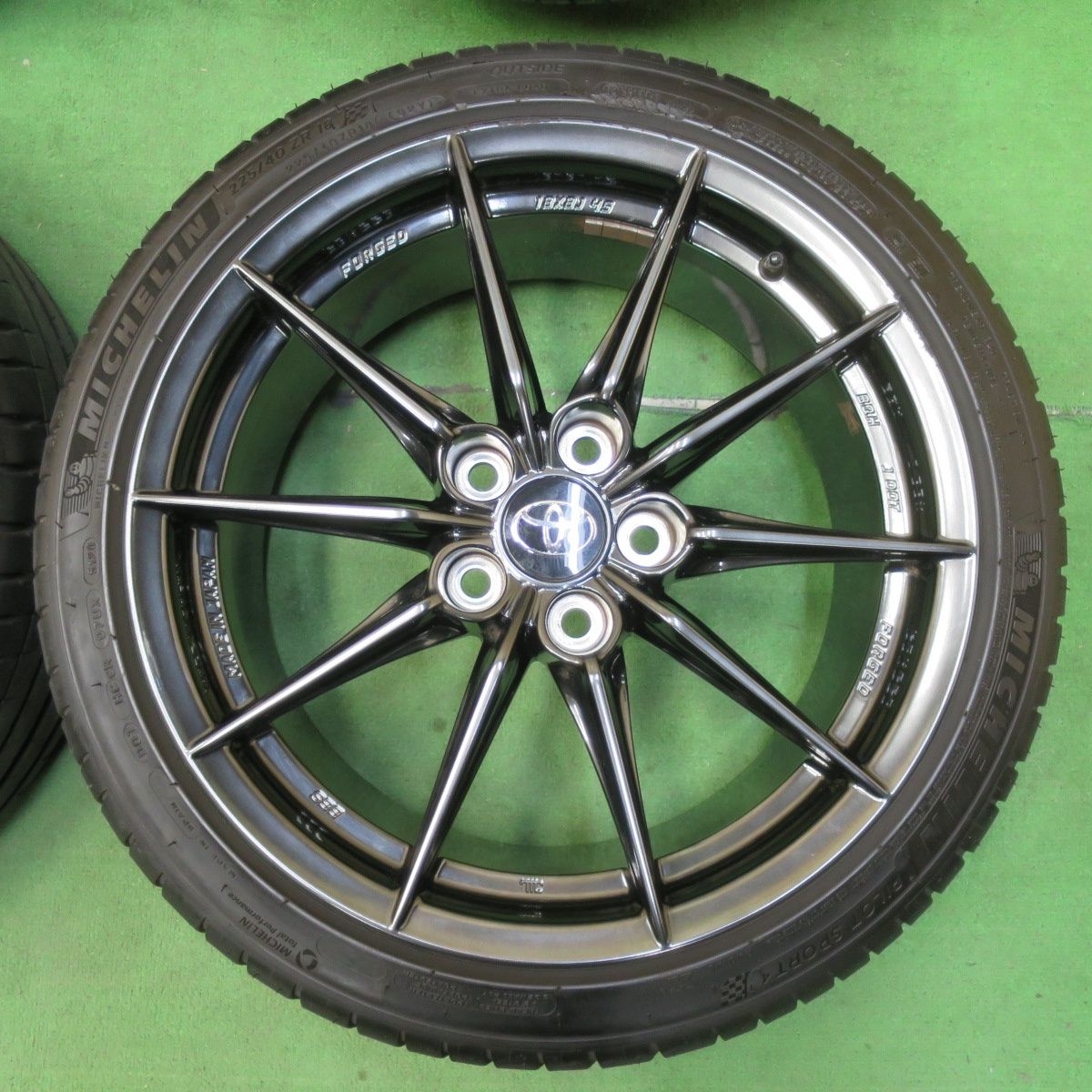 送料無料] バリ溝！21年！8.5分☆トヨタ GR ヤリス RZ