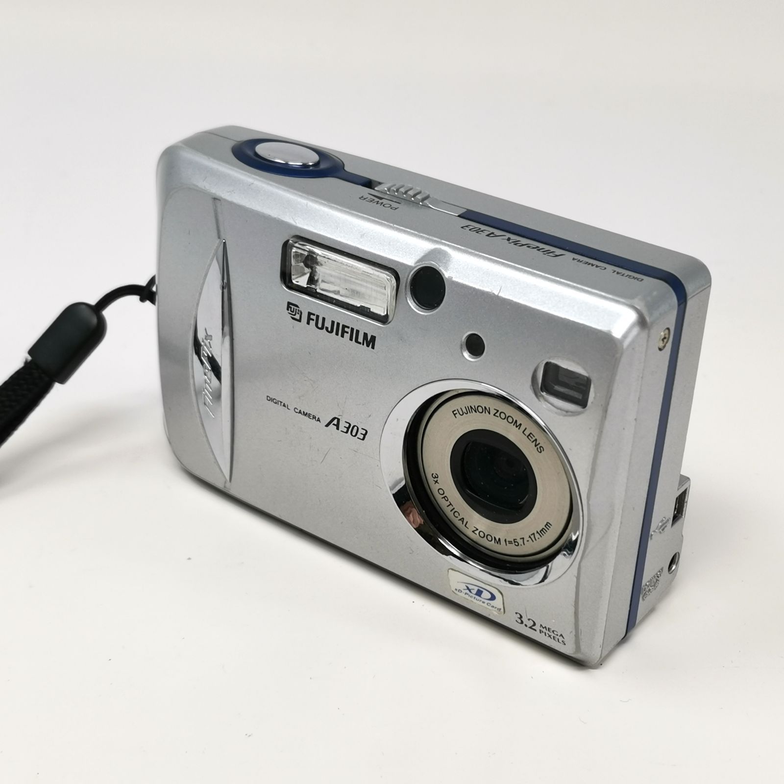 富士フィルム FinePix A303 デジタルカメラ 単三 シルバー 訳