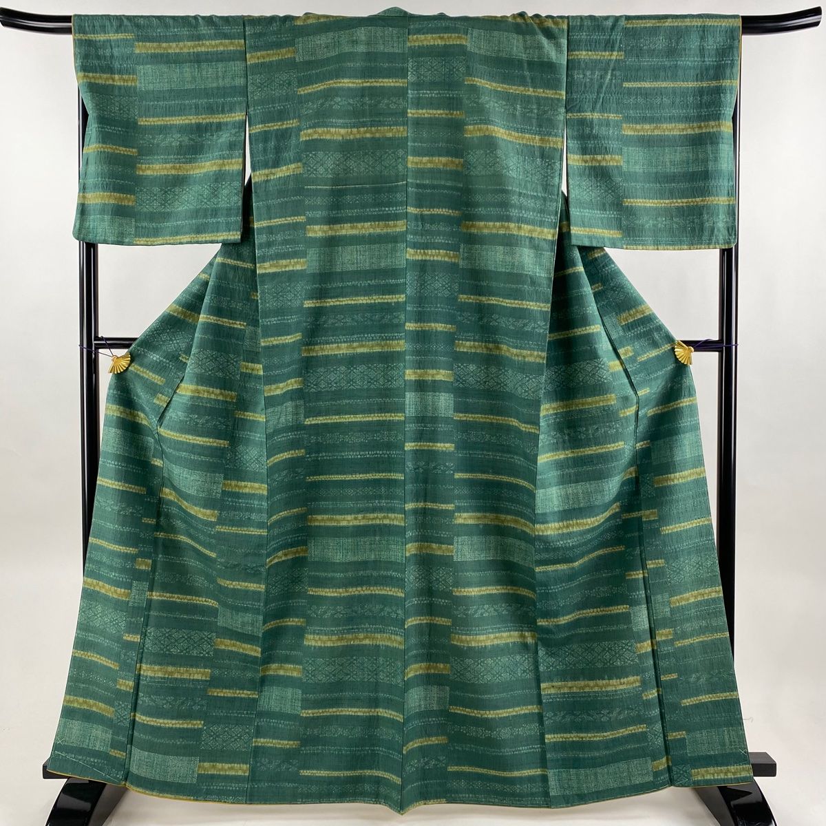 未使用品 小紋 総絞り くすんだ薄緑 綸子 身丈164.5cm 裄丈67cm 未使用品 小紋 総絞り くすんだ薄緑 綸子 身丈164.5cm 裄丈67cm