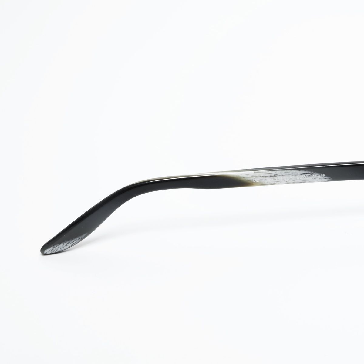 メタルフレーム