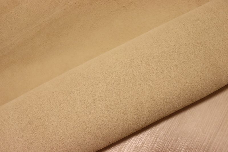 ベージュ 85ds ヌメ革 牛革 国産 レザー ベロア はぎれ 一枚革 レザークラフト 革 皮 本革 diy 生地 材料
