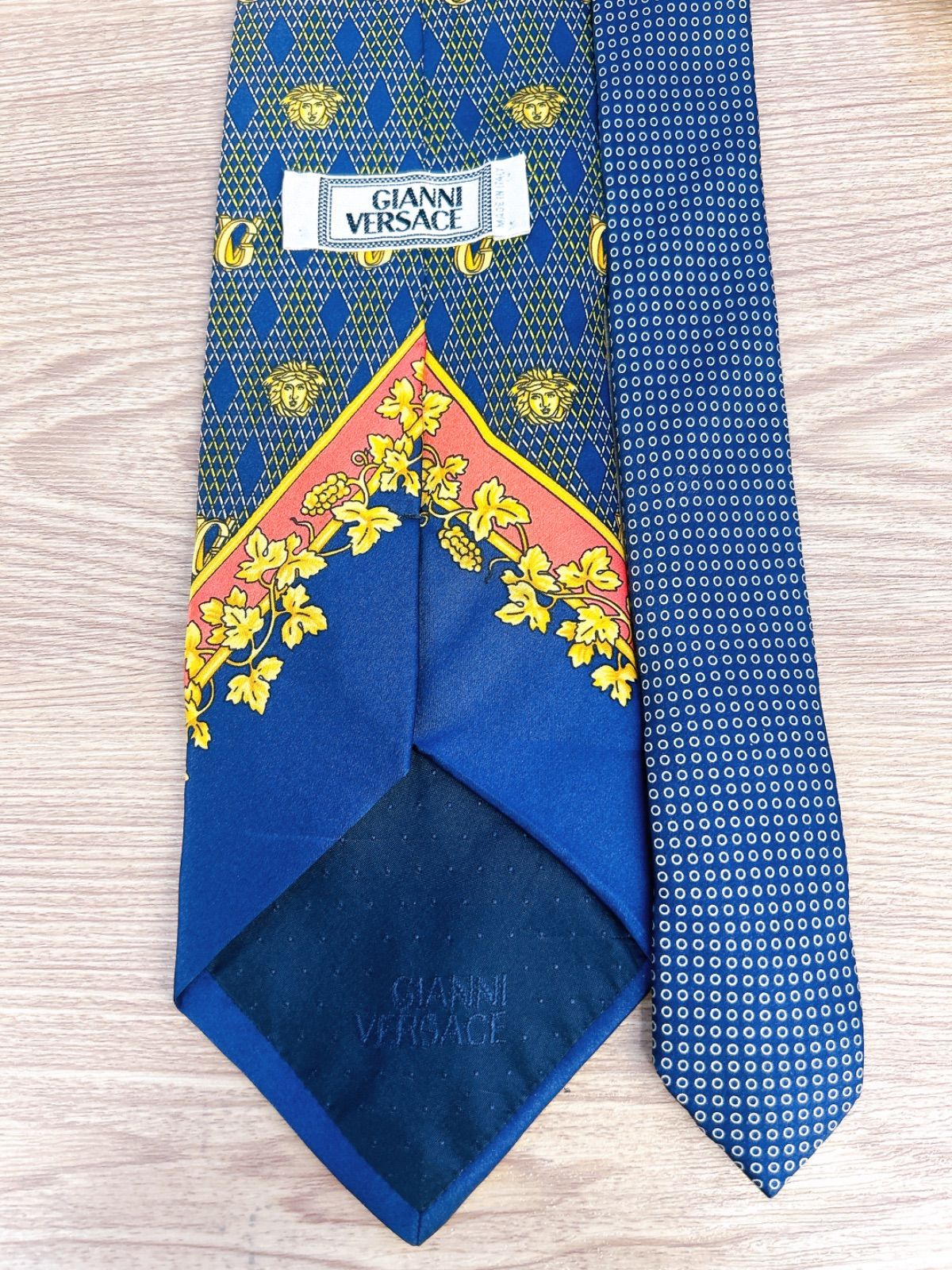GIANNI VERSACE ネクタイ MADE IN ltaly【ファッション】【1