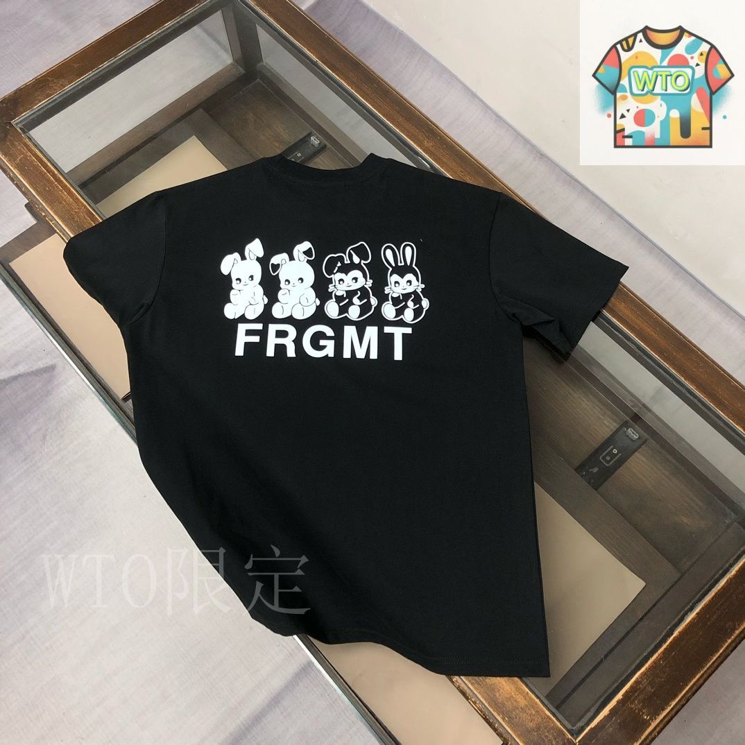 追跡送料込 25SS MONCLER テクスチャーロゴ Tシャツ 今日特価】Moncler / モンクレール 25SS ロゴプリント半袖 T
