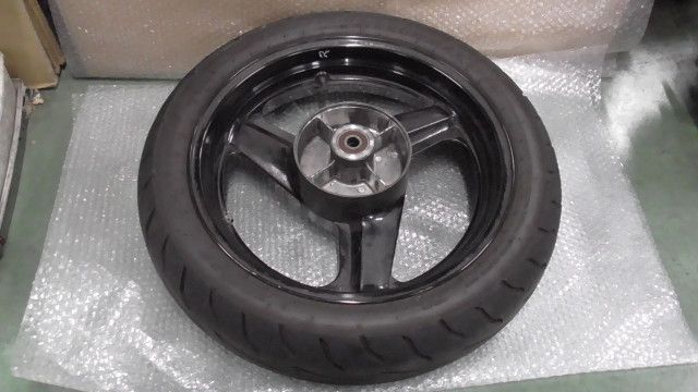 CB400SF-K NC39 の リアホイール タイヤ 1759451293