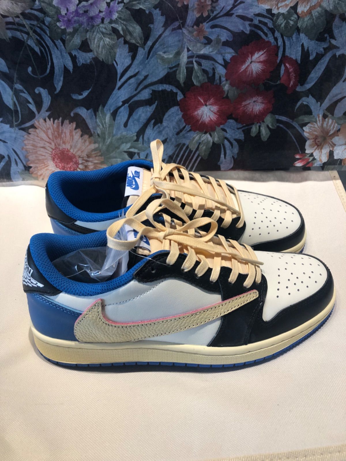 Travis Scott x Air  Jordan 1 Low OG Black  バッシュ メンズ ホワイト