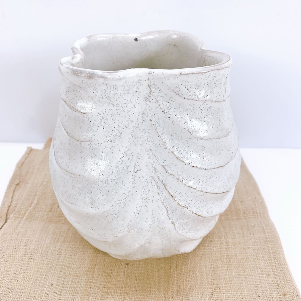 白化粧　しのぎ　手壺　吉田喜彦　真作保証　骨董品　美術品　工芸品　工芸　喜彦 白化粧 しのぎ 手壺 吉田喜彦 真作保証 骨董品 美術品 工芸品