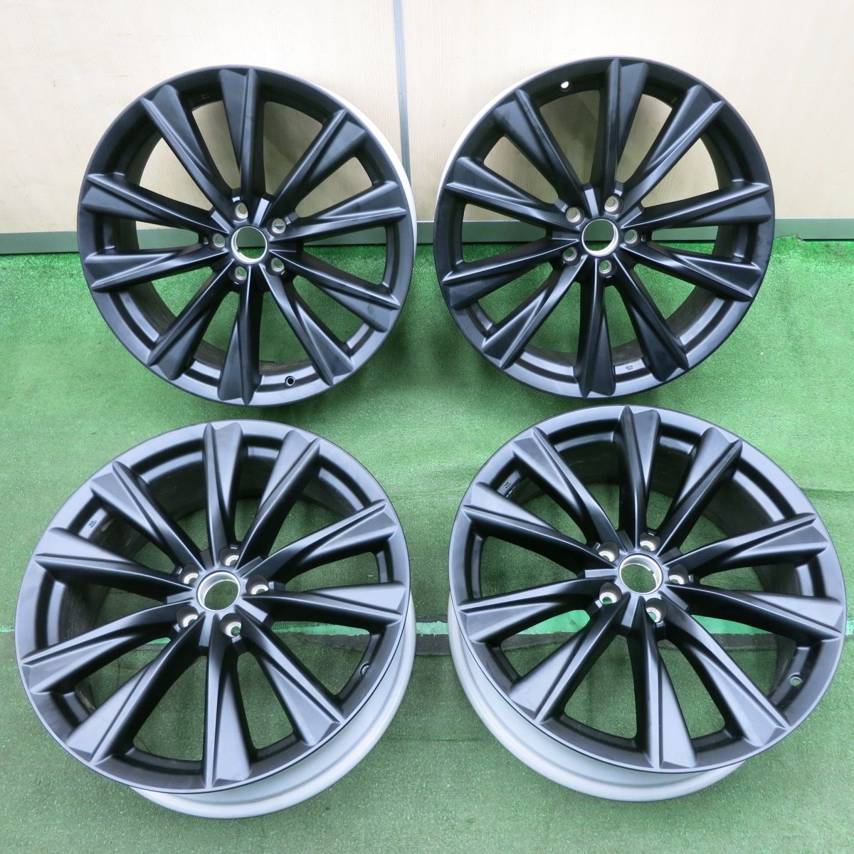 レクサス RX500h Fスポーツ 21インチホイール