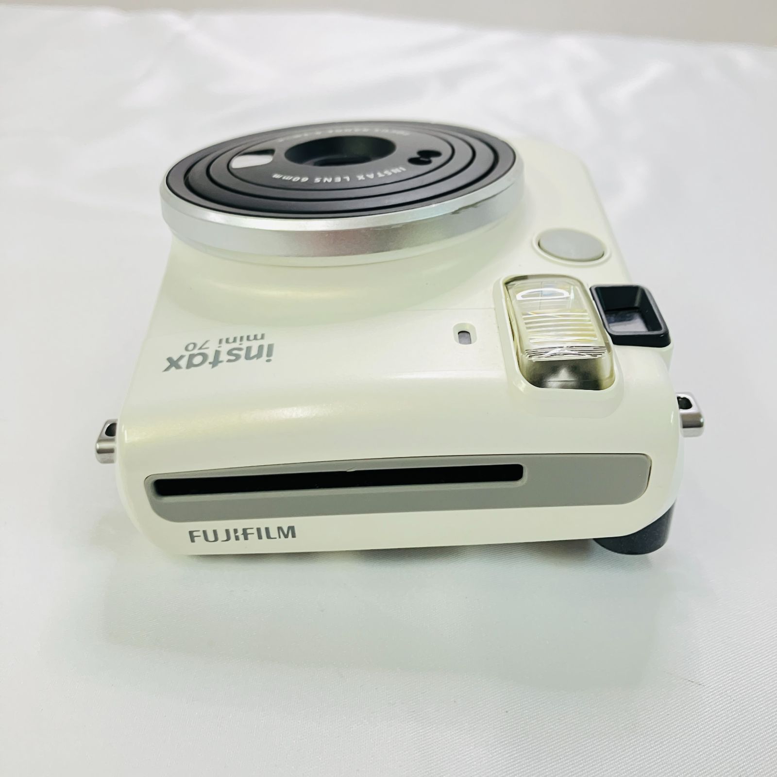 チェキ　FUJIFILM instax mini70 ホワイト Amazon.com : Fujifilm Instax Mini 70 - Instant Film Camera