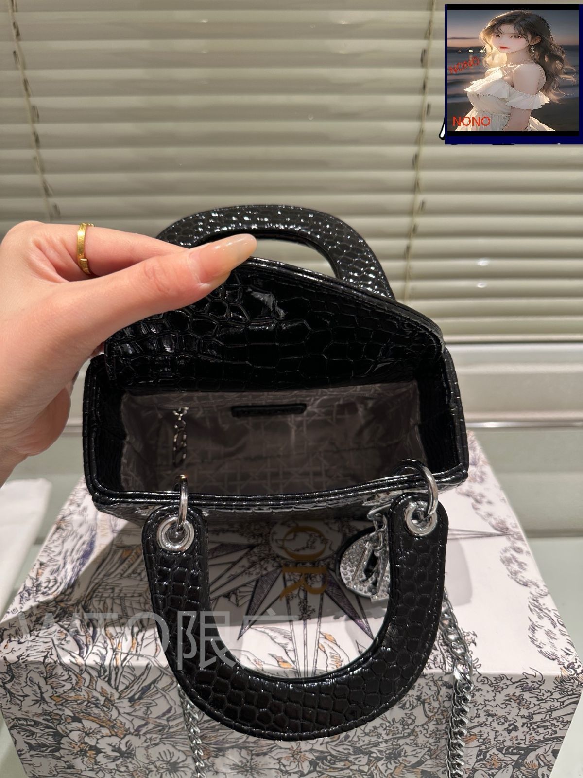 今日特価】Dior Lady Dior Bag with Folding Gift Box