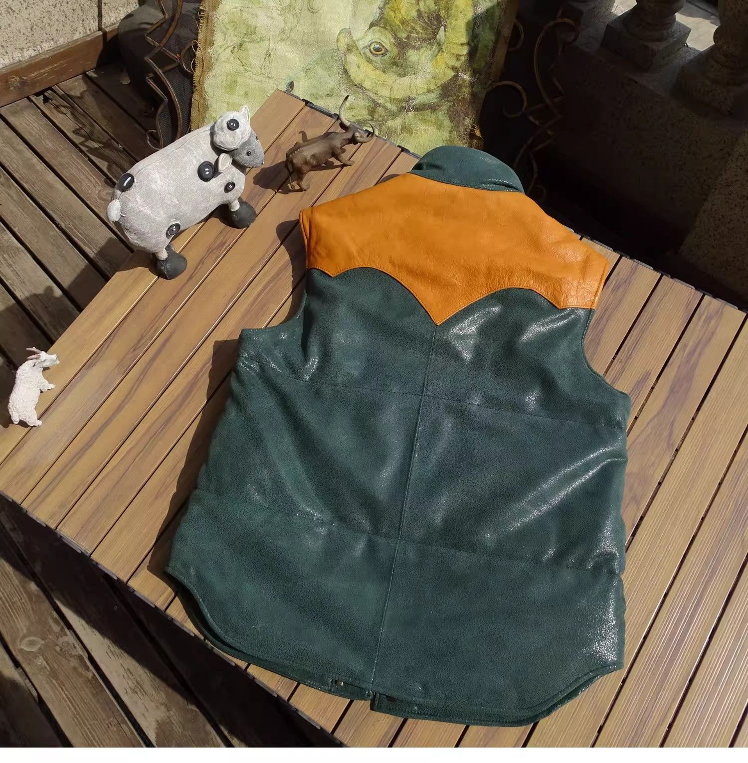 ♥ h 保温パッド入り 本革ベスト 男女兼用 ヴィンテージ風 羊革×山羊革 配色デザイン 重ね着 内外両用 秋冬用 カジュアル 高質感 おしゃれ ジャケット レイヤード コーデ