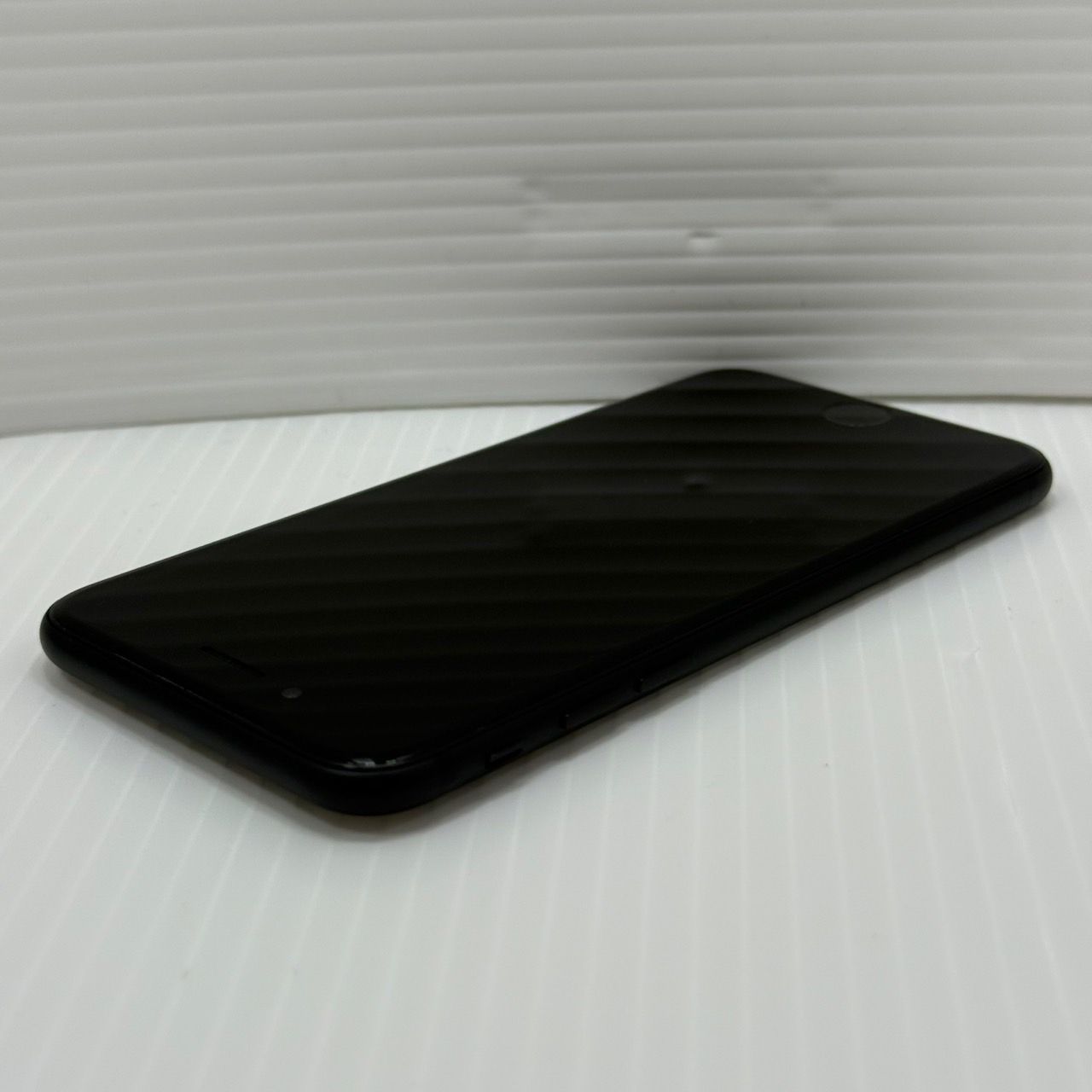 ☆SIMロックあり☆iPhone 7ジェットブラック32GB（MNCE2J/A