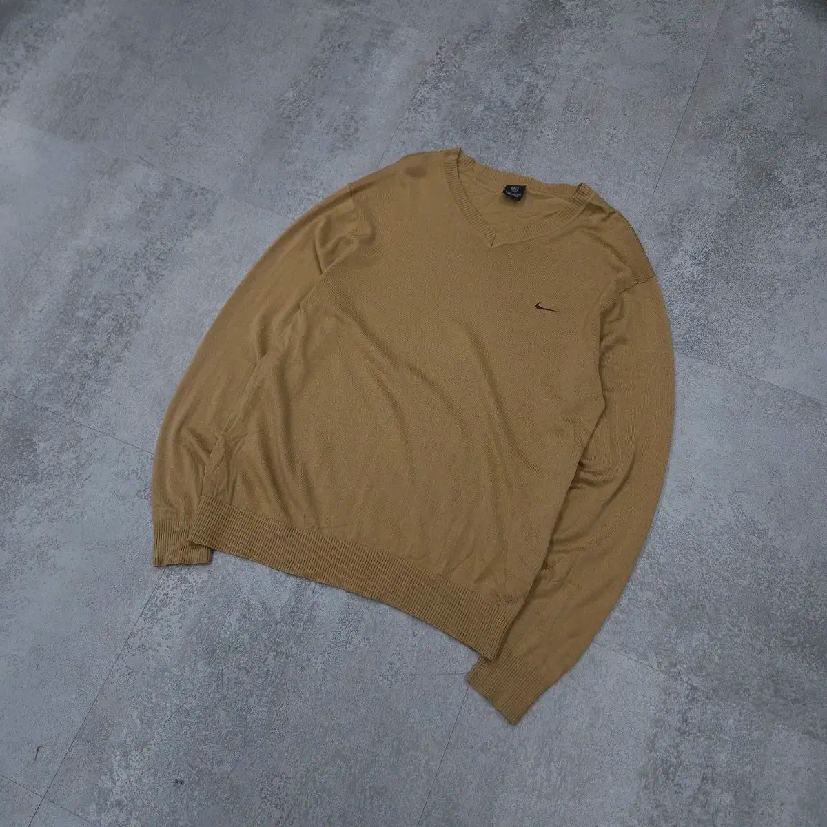 Nike(ナイキ） 寿司ロゴ 茶色 ニット セーター Nike メンズ NIKE CABLE
