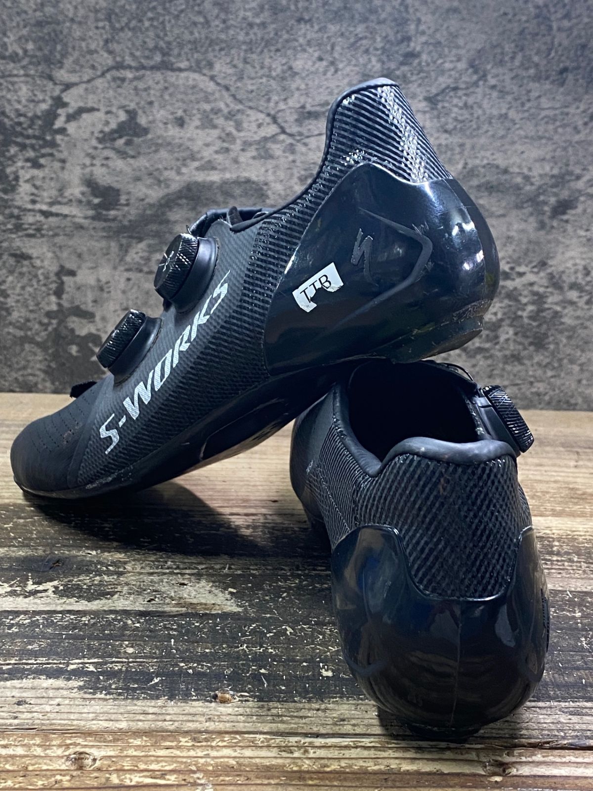 SPECIALIZED