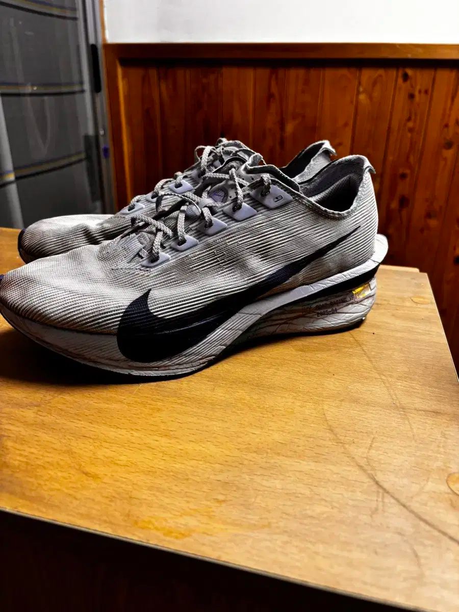 NIKE ナイキ ヴェイパーフライ 4
