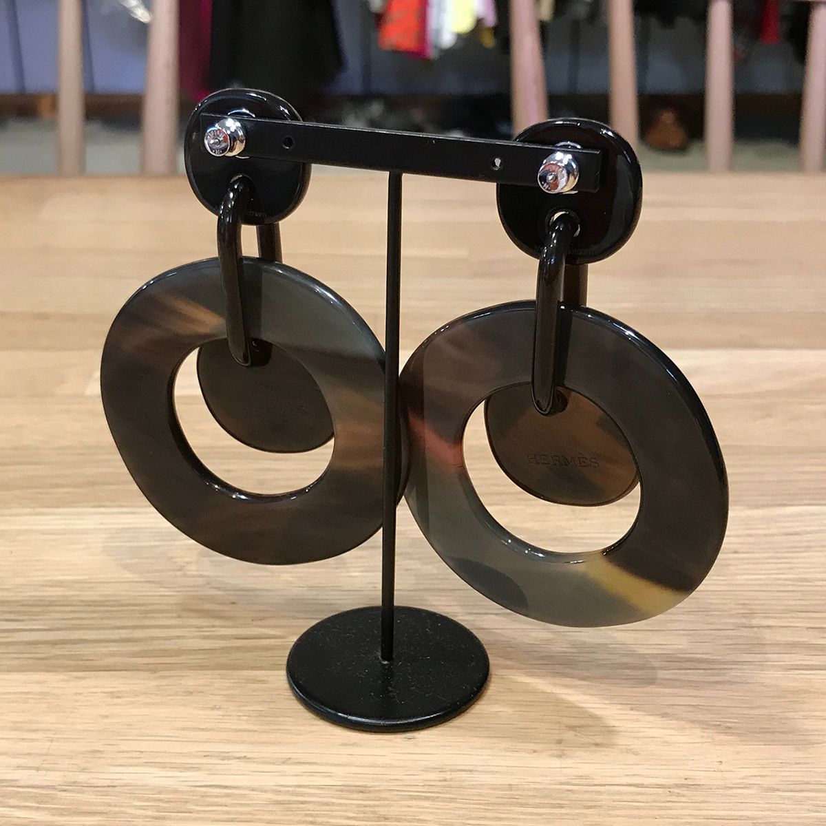 新品同様 エルメス アミュレット ラッカー ピアス バッファローホーン 楽天市場】【名東】【HERMES】エルメス アミュレット ラッカーGM