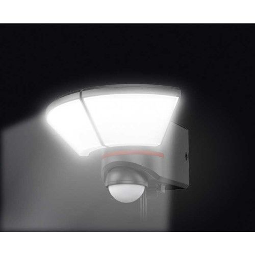 リモコン付ACセンサーライト