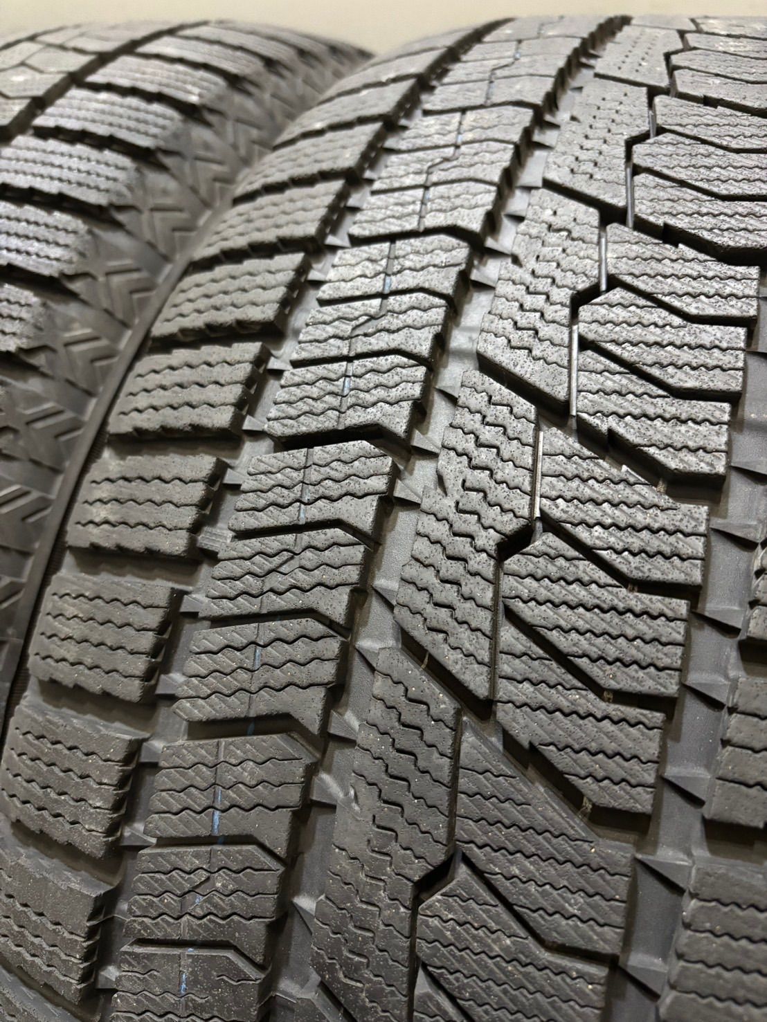 225/55R17 TOYO/OBSERVE GIZ2 20年製 スタッドレス 4本 XV セルシオ 