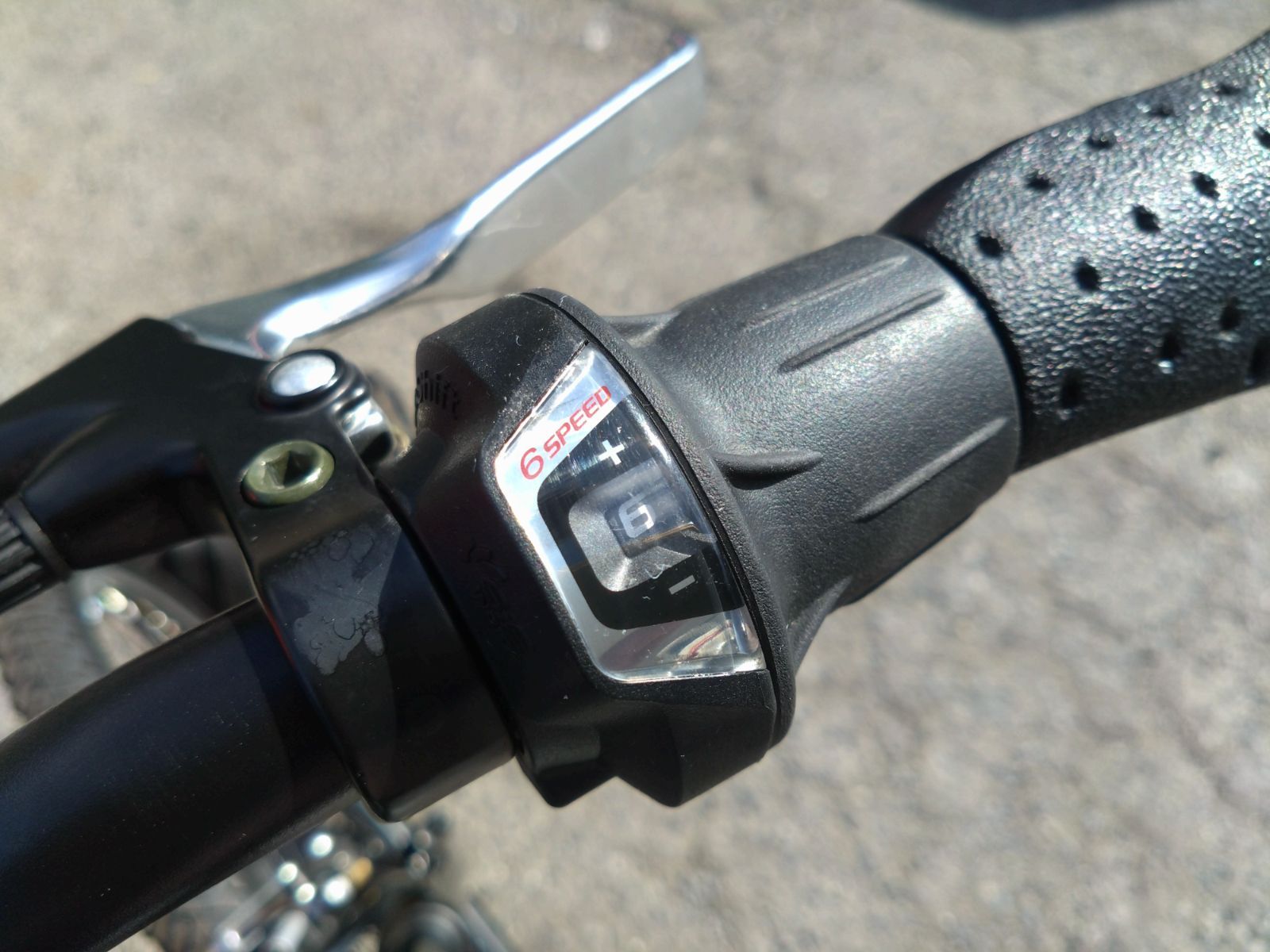 電動アシスト自転車 メーカー１年保証