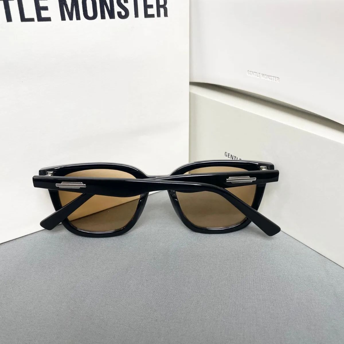 GENTLE MONSTER です ジェントルモンスター サングラス登坂広臣着用 LILIT 01(BR) - メルカリ